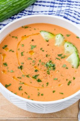  Gazpacho, Một Món Soup Lạnh Khơi Dậy Chút Giòn Tan Của Rau Củ và Sảng Khoái của Trái Cây