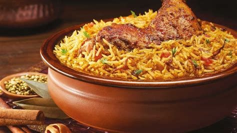  Biryani: Một Sự Phối Hợp Sâu Thẳm Giữa Gia Vị Ấn Độ và Trải Nghiệm Cảm Xúc!