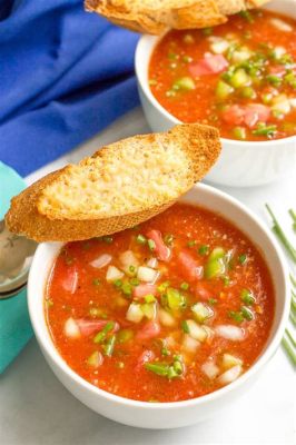  Gazpacho, một món ăn thanh mát pha trộn giữa hương vị tươi mới của rau và sự độc đáo của nước sốt cay!