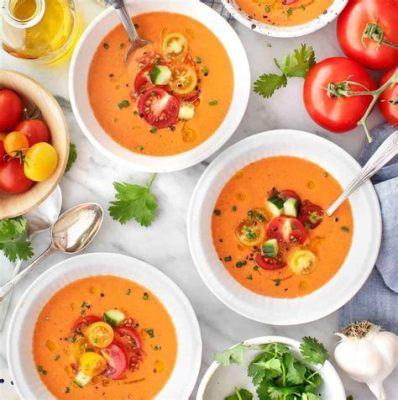  Gazpacho: Một món canh mát lạnh kết hợp hoàn hảo giữa sự tươi mới của rau củ và vị chua ngọt cân bằng!