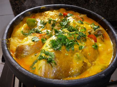  Moqueca de Peixe: Một Món Ă Lạnh Lùng Và No Say Sướng Từ Salvador!