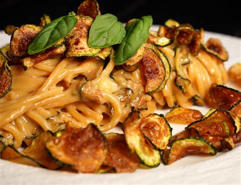  Spaghetti alla Nerano! A Symphony of Melted Provolone and Sweet Zucchini Strings